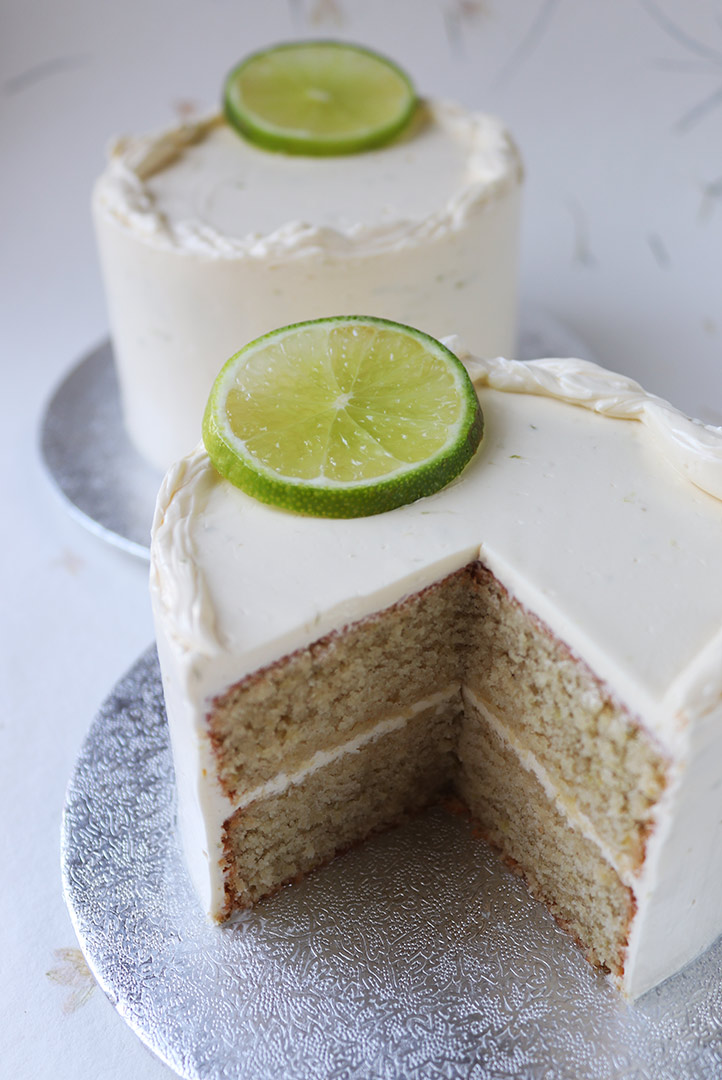 This cake is a tropical delight, and one of my most popular wedding flavours. Warm notes from the coconut contrast with the zing of the lime zest and juice. It's made with butter and my special blend of glutenfree flours. Filled and frosted with zesty lime buttercream. All ingredients gluten free