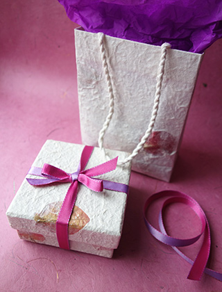 Delivered in a beautiful gift bag (designs may vary) with gift tag for your greeting. 