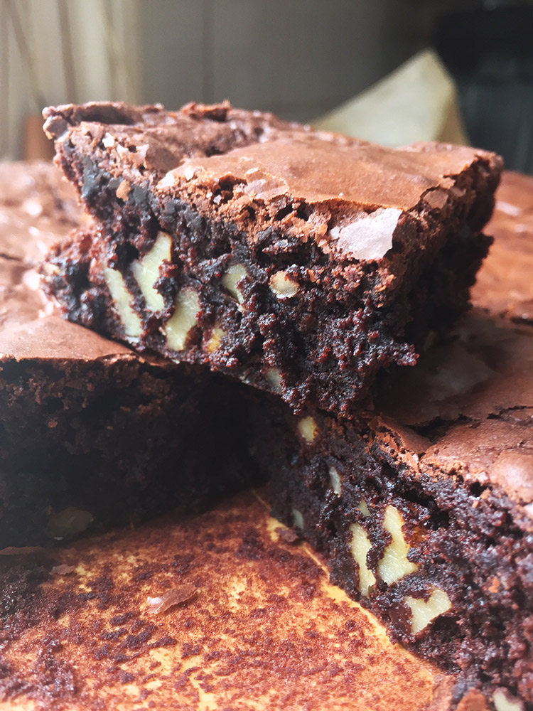 Glutenfree, double chocolate vegan brownies, made with vegan butter, fragrant Madagascar vanilla, organic walnuts and gluten-free flours. All ingredients egg free, gluten free and dairy free, no animal products. Delivery by post, or collect from me in SW9