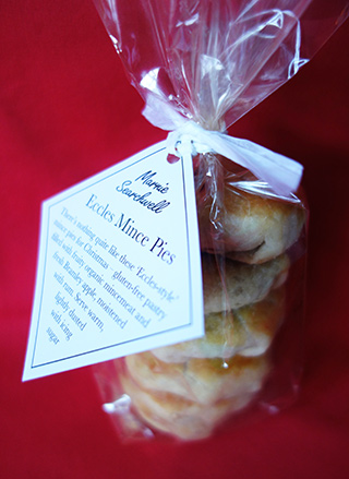 Glutenfree, dairyfree mince pies. Made with Jus Roll gluten-free puff pastry. Filled with organic mincemeat mixed with Jamaica Rum and grated Bramley apple. All ingredients gluten free & dairy free